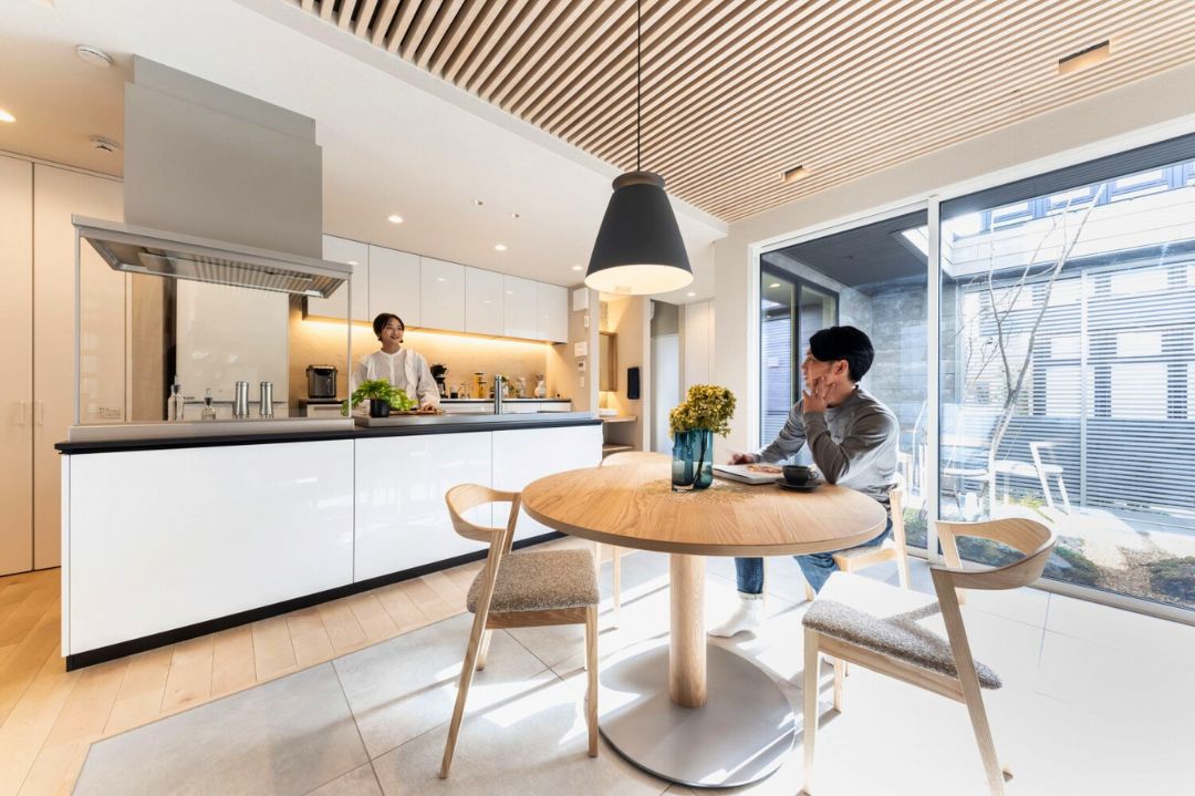 アイランドキッチンとは？　人気の理由と実際の施工事例も紹介！